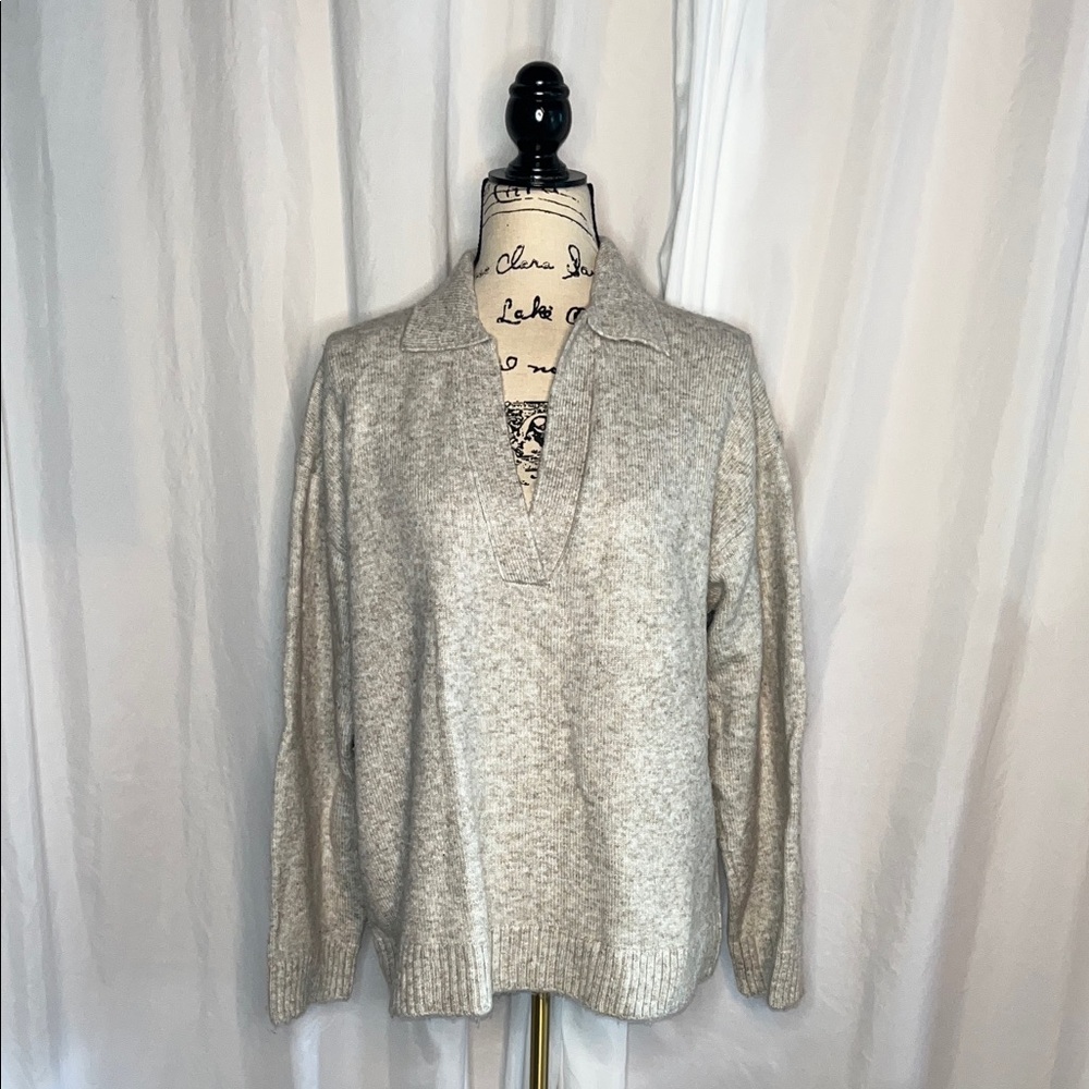 H&M Light Gray V-Neck Sweater